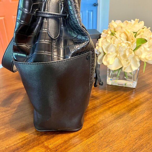 Aldo Women's Black Alligator Embossed Bucket Bag Shoulder Bag With Drawstring - Picture 4 of 9